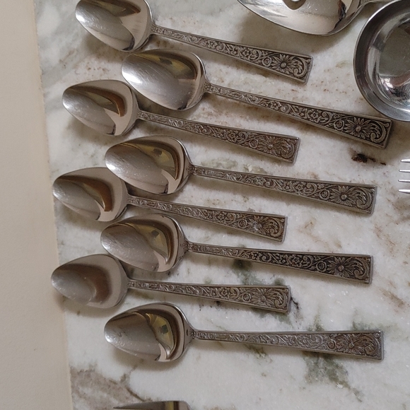 38 pc Japan Stainless Steal Supreme Cutlery Leaf Velvet Pattern - Picture 7 of 17